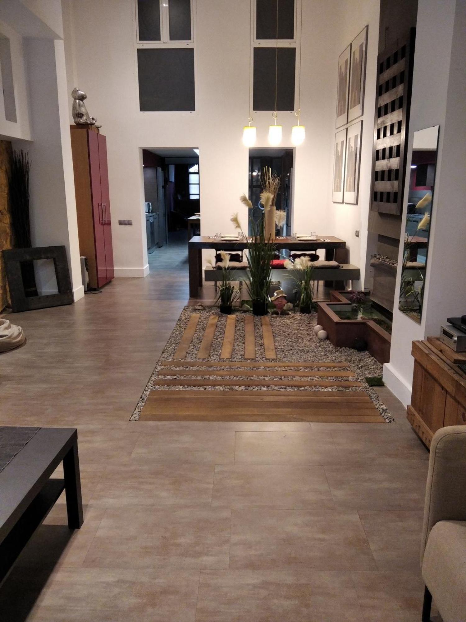 Aparteasy - Monument, Large, Cosy